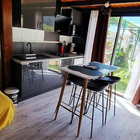 Bungalow Des Pensees Piscine Chauffee 28° Сен Дьони Екстериор снимка